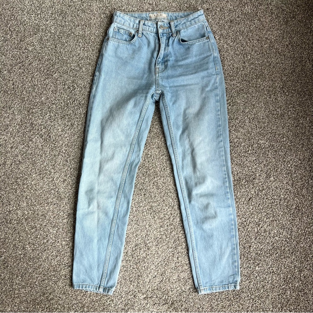 We The Free Light Wash‎ High Rise Relaxed Skinny Jeans, Size 24